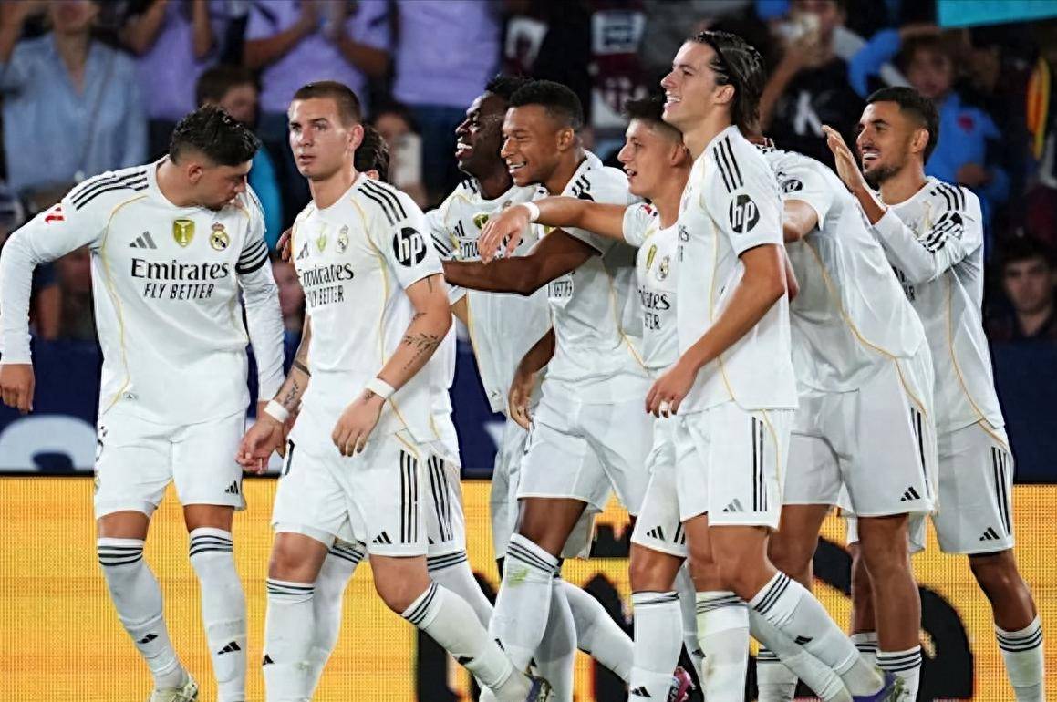 包含赛地聚焦：欧冠今晨热度飙升，克里夫兰骑士状态回暖，信心回归，训练强度明显提升的词条