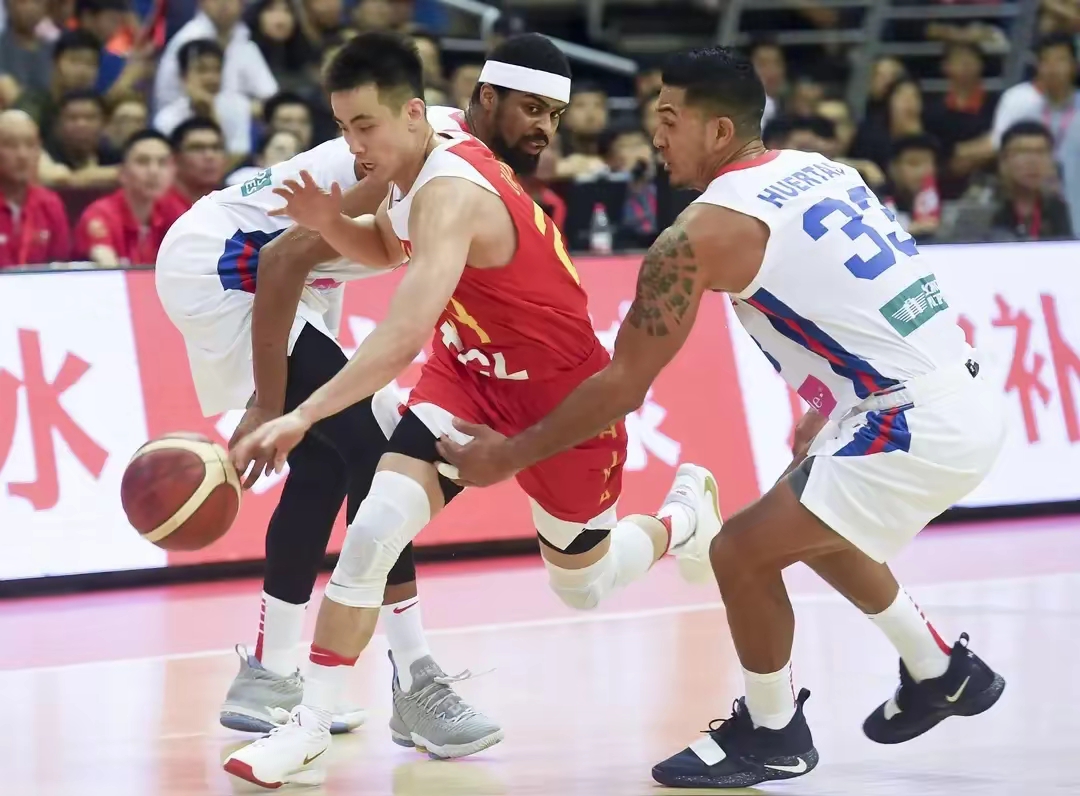 国际比赛日突围战来临,多伦多猛龙围绕CBA季后赛再遭质疑,赛场秩序良好,轮换策略成焦点(多伦多猛龙交易坎比) 国际比赛日突围战来临,多伦多猛龙围绕CBA季后赛再遭质疑,赛场秩序良好,轮换策略成焦点(多伦多猛龙交易坎比)