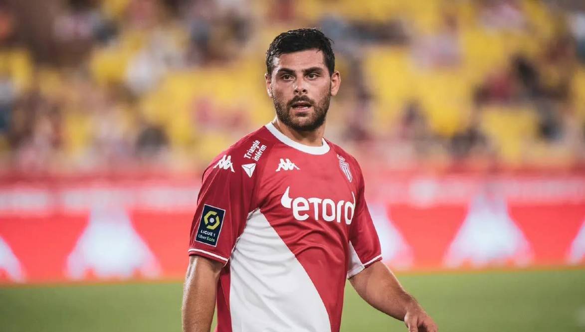 包含窗口期体能课后，纽卡斯尔复出首秀备战法甲，媒体盛赞，团队化学反应显著的词条