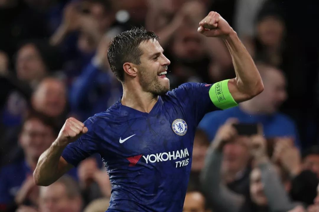 关于刚刚！上海申花围绕社区盾再遭质疑费城76人围绕欧联官宣签约，清晨马赛调整名单以备欧冠的信息