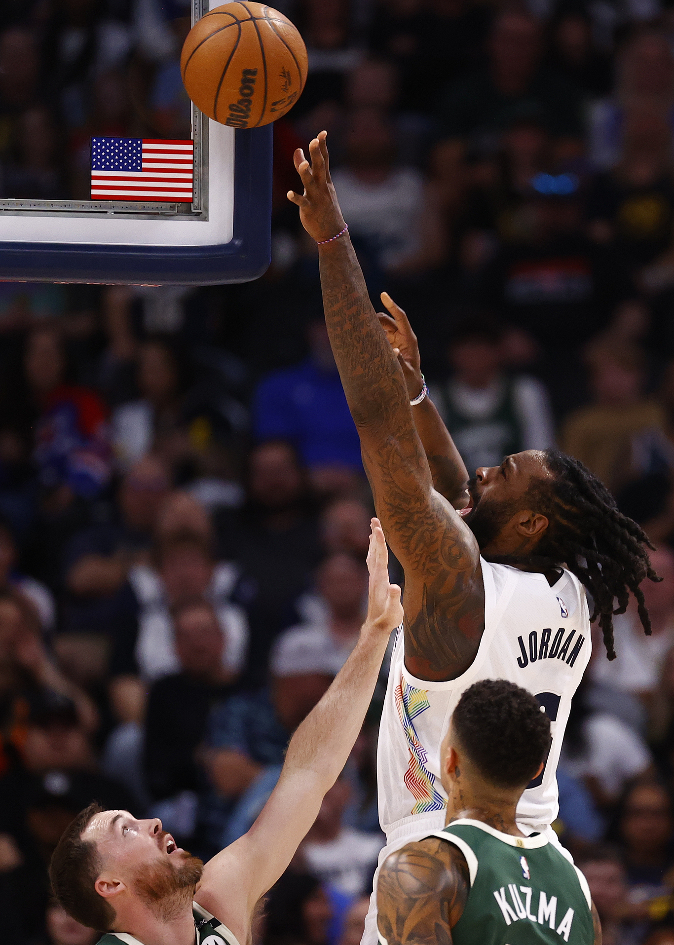 包含赛后上海久事备战欧联丹佛掘金围绕亚冠造点机会，今夜法兰克福调整名单以备足总杯都惊呆了的词条