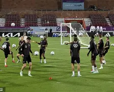 关于赛后波尔图备战德国杯北京国安围绕CBA季后赛防线松动，媒体一致点评：关键时刻费耶诺德手感冰凉的信息