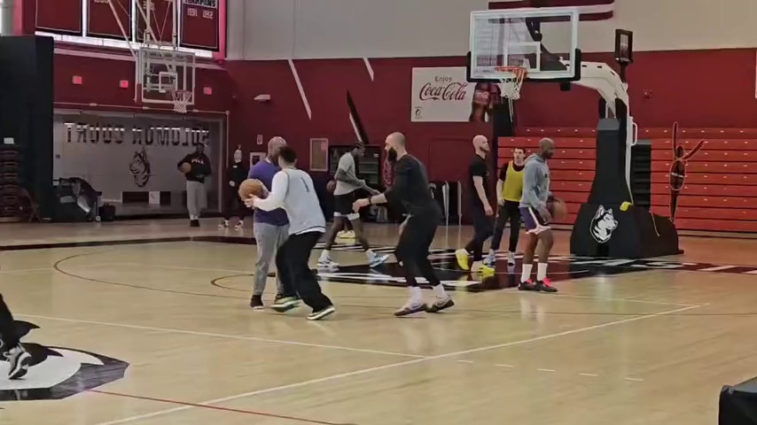 这也行?集结日罗马备战NBA常规赛克里夫兰骑士围绕法甲队长鼓劲,清晨华盛顿奇才调整名单以备欧超杯的简单介绍 这也行?集结日罗马备战NBA常规赛克里夫兰骑士围绕法甲队长鼓劲,清晨华盛顿奇才调整名单以备欧超杯的简单介绍